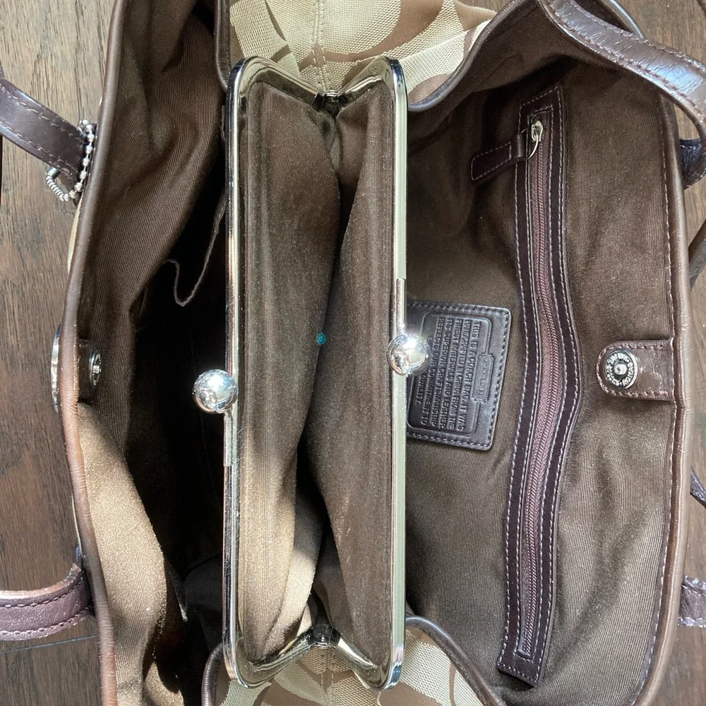 Vintage Coach Signature Brown and Cream Bag - Picture 4 of 8